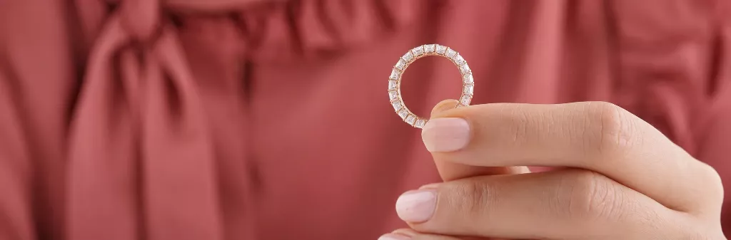 eternity ring inel cu diamante